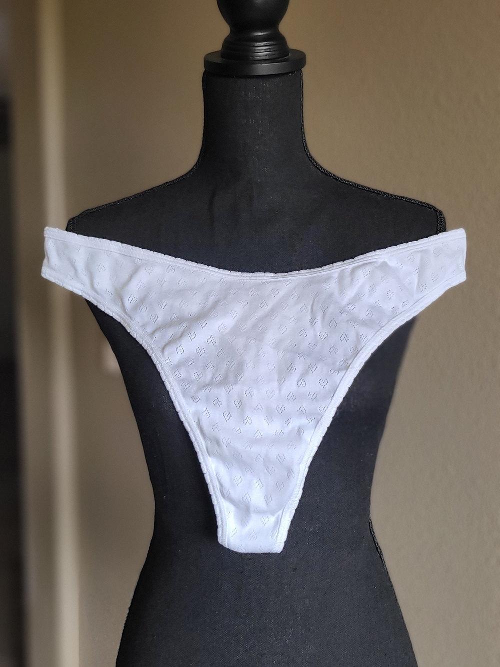 Victoria's Secret PINK White Eyelet Heart Shaped Thong